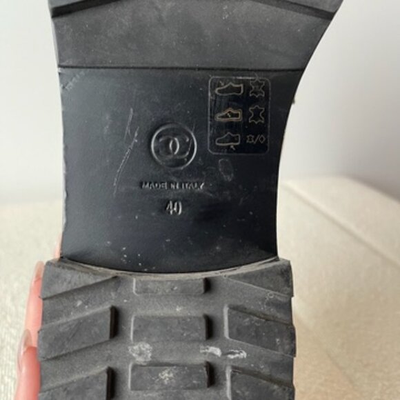 Chanel Patent Leather Flats - Picture 7 of 13